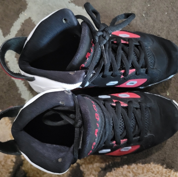 Jordan 6-17-23 Carmine 4.5Y - Picture 7 of 9